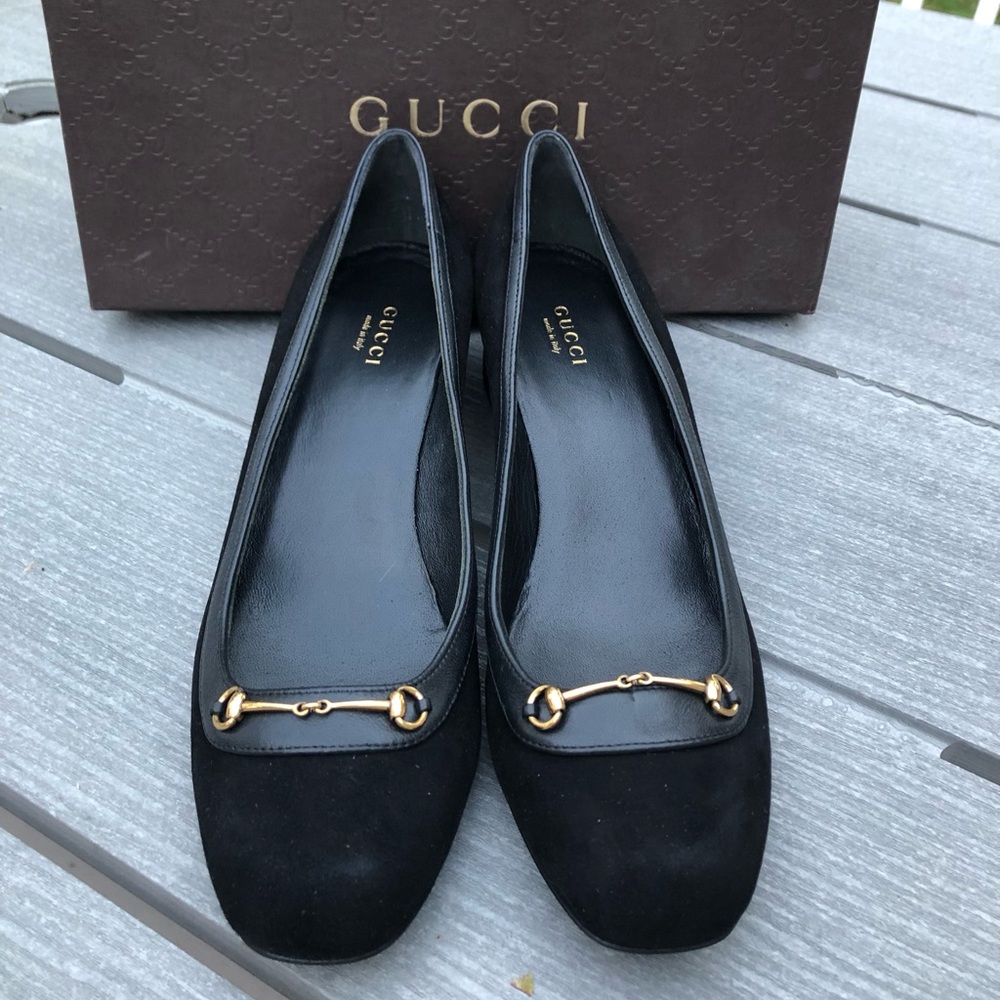 🍒 Gucci Women's Black Suede Flats with Gold Detail NEW